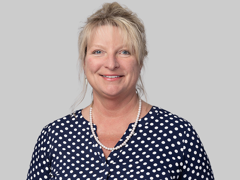 headshot of loan officer Mary Pomeroy