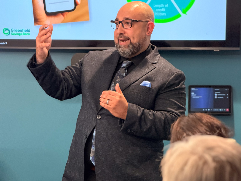 photo of GSB's Justo Sepulveda leading a seminar