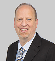 photo portrait of Seth Kratz